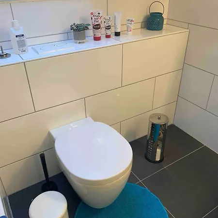 Dachgeschosswohnung In شقة