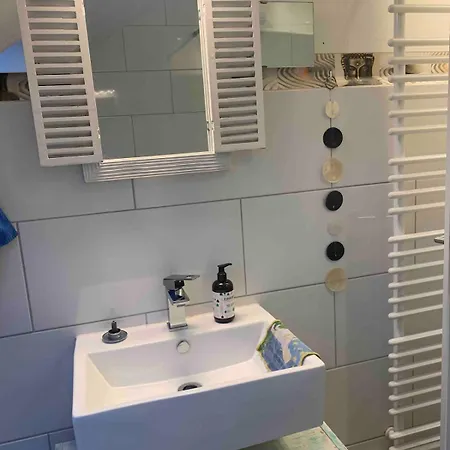 Dachgeschosswohnung In * فيتن